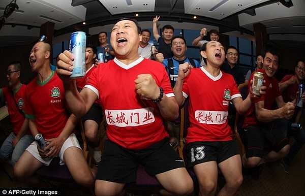 Xem World Cup, fan Trung Quốc chết thảm