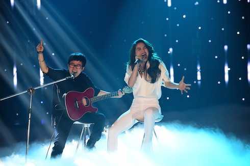 Hồ Ngọc Hà bị 'cạch mặt' vì diễn quá sung