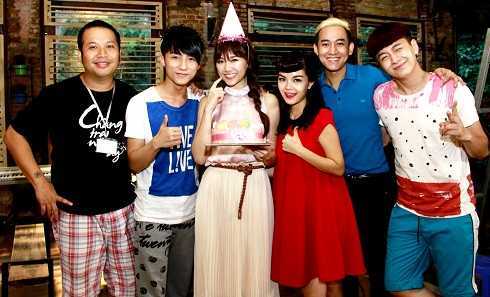 Hari Won đón sinh nhật nhắng nhít bên Sơn Tùng M-TP