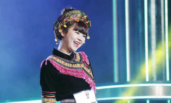 Hot girl 'Ngôi sao Việt' trào nước mắt khi được 'vớt'