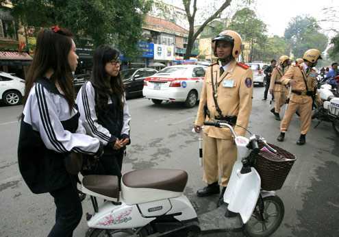 Xe máy điện đầu tiên được cấp biển số