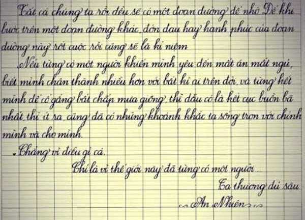 Nữ sinh lớp 11 viết đẹp như in