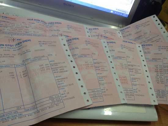 Hóa đơn điện tăng vọt và cách 'chơi' của EVN