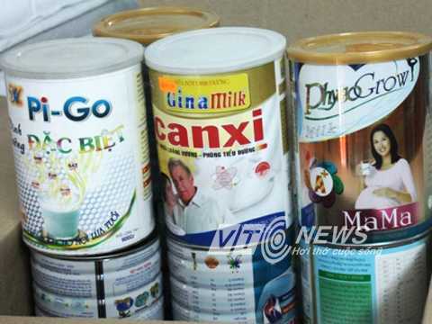 Đột kích lò sản xuất sữa bột có nguồn gốc Trung Quốc