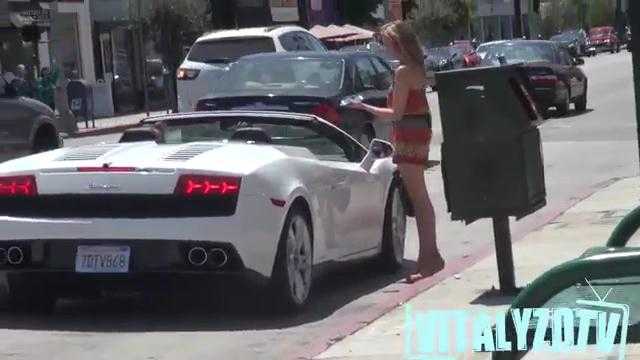 Bí kíp làm quen các nàng chân dài