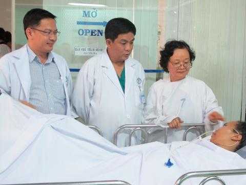 Nữ bác sỹ tài năng thoát chết dưới gầm xe tải