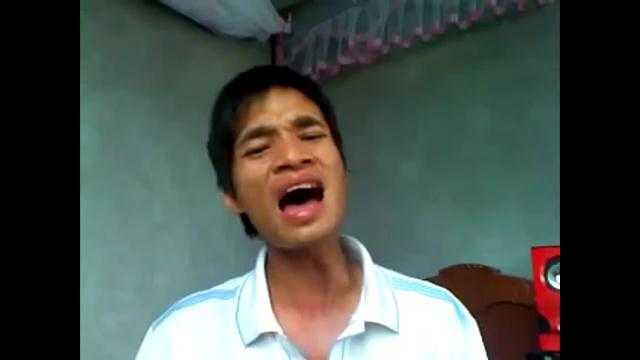 Clip: Lệ Rơi hát tiếng Anh khiến người nghe choáng nặng