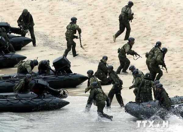 Nhật Bản nới lỏng hạn chế quân đội, Trung Quốc phản ứng