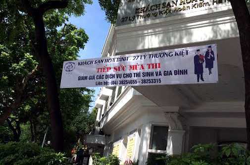 Khách sạn xịn ồ ạt giảm giá ‘săn’ sĩ tử VIP