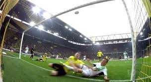 Clip: 11 pha bỏ lỡ bàn thắng không tin nổi