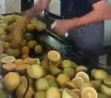 Xuất hiện 'thánh' chém hoa quả ngoài đời thực