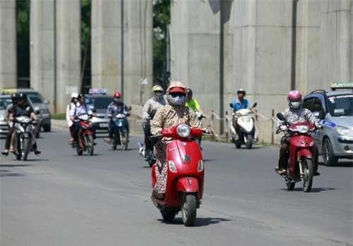 Tiếp tục nắng nóng gay gắt, nhiều nơi trên 38 độ