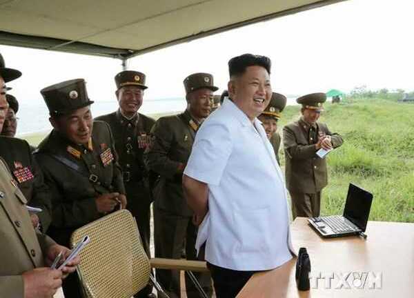 Kim Jong-un chỉ huy tập trận đổ bộ đảo
