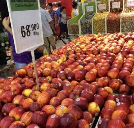 Hoa quả nhập khẩu: Siêu thị bán rẻ giật mình