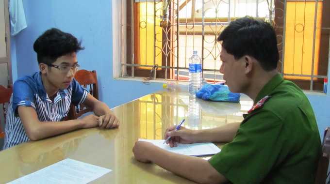 Học sinh lớp 11 ngồi nhậu ném chai bia làm chết người