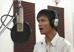 Clip: Lệ Rơi lần đầu thu âm trong phòng thu chuyên nghiệp