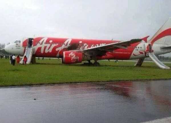 Máy bay của AirAsia trượt khỏi đường băng khi hạ cánh