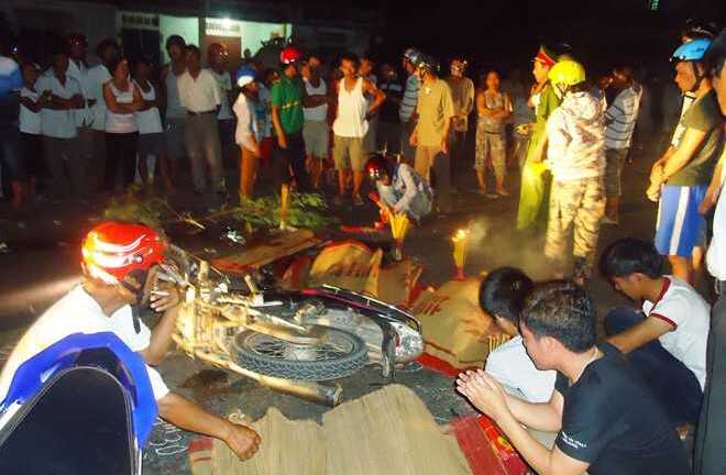 Tai nạn xe máy thảm khốc, 4 người chết tại chỗ