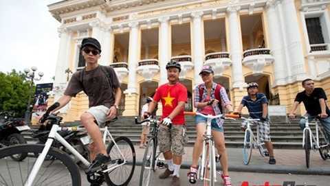 Báo Thái Lan: Người giàu Việt Nam giờ phải chơi xe đạp