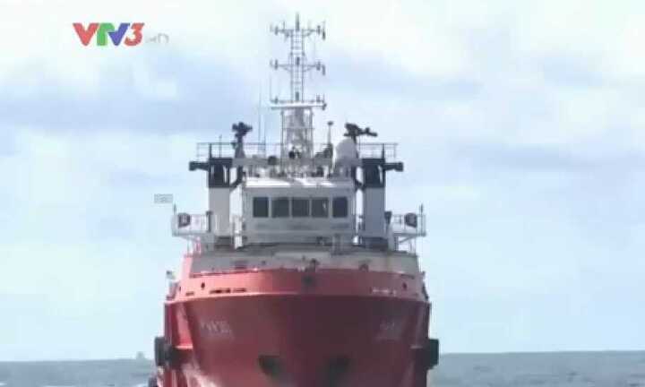 Clip: Tàu Trung Quốc rút dần về nước