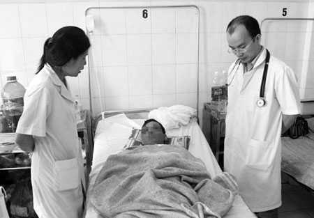 Mất mạng do ăn tái, sống: Không dễ nhận diện bệnh