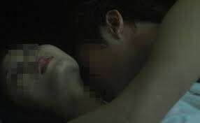 Bẽ bàng vì lộ ảnh khỏa thân với em kết nghĩa của chồng