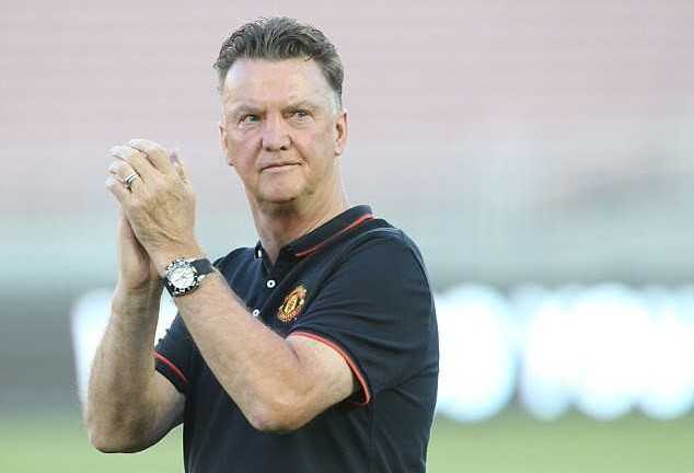 Van Gaal kiếm bộn tiền cho Man Utd, khiêu chiến Mourinho