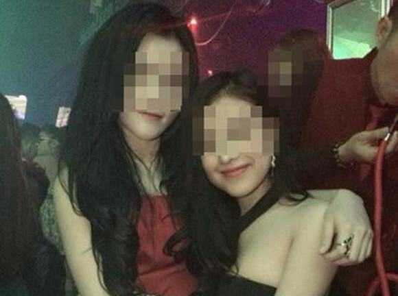 Gái hư bị nhóm bạn thay nhau hãm hiếp