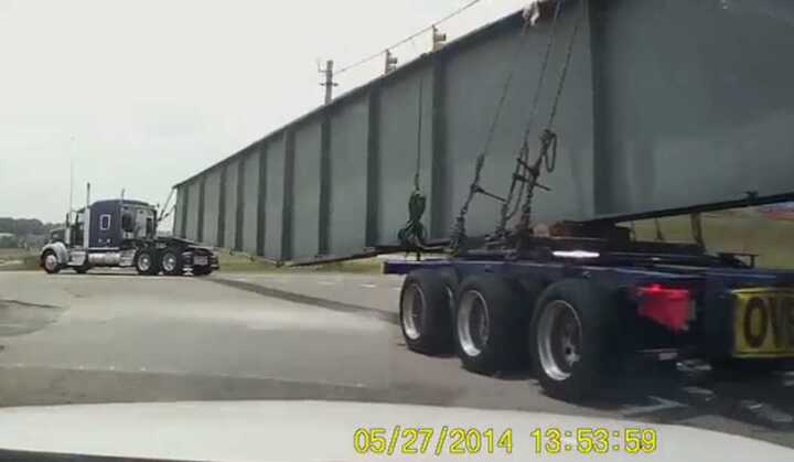 Video: Siêu trường siêu trọng, lái xe khó nhọc