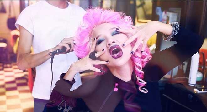 Angela Phương Trinh 'hứng đá' khi tung MV bị gắn mác phản cảm