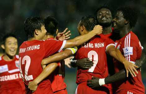 B.Bình Dương vô địch V-League 2014 trước 1 vòng đấu
