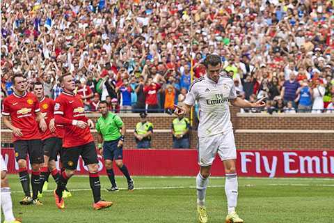 Clip: Gareth Bale sút phạt 30m, đưa bóng trúng cột dọc