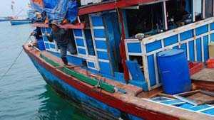 Đang ngủ, 1 người rơi xuống biển tử vong