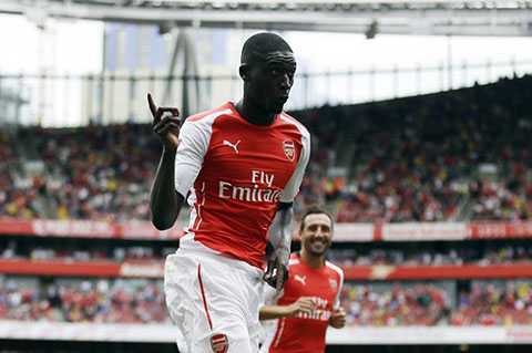 Sao trẻ lập poker, Arsenal sớm dẫn đầu Emirates Cup 2014