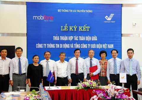 MobiFone hợp tác toàn diện với Vietnam Post