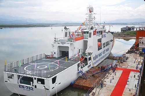 Kiểm ngư tiếp nhận tàu hiện đại nhất có bãi đỗ trực thăng