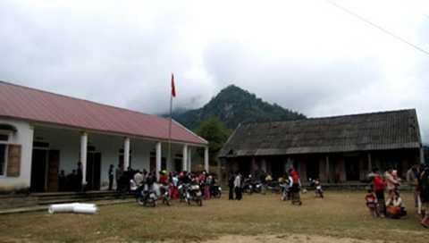 Phó chủ tịch xã 'vây ráp' đòi xử phóng viên