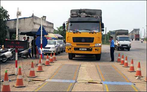 'Vạch mặt' những thế lực đằng sau xe quá khổ, quá tải