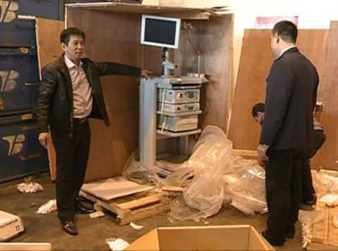 Bắt trùm buôn bán thiết bị y tế quá đát