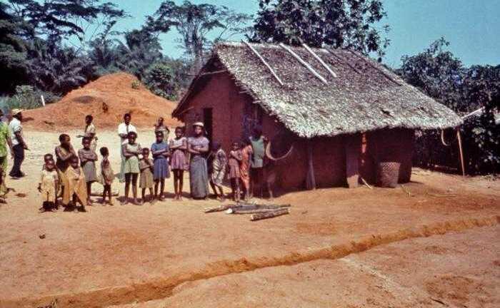 Thăm ngôi làng 'xuất khẩu' virus Ebola ra thế giới