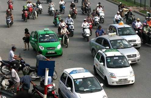 Cấm taxi ngoại tỉnh đón khách tại Hà Nội