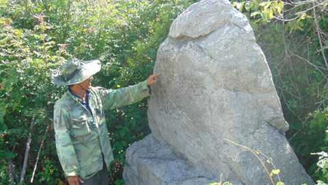 Huyễn hoặc câu chuyện ‘vàng sống’ dưới chân hòn đá bí ẩn