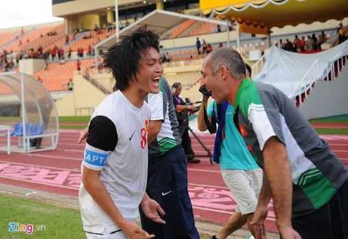 Thầy Giôm tung hứng siêu phẩm của U19 Việt Nam