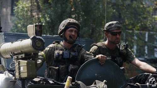Hơn 22.000 chữ ký kêu gọi công nhận Cộng hòa Lugansk, Donetsk