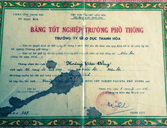 Chủ tịch xã mượn bằng anh vợ để thăng quan tiến chức?