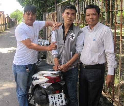 'Hiệp sĩ' Bình Dương tóm gọn tên cướp xe máy