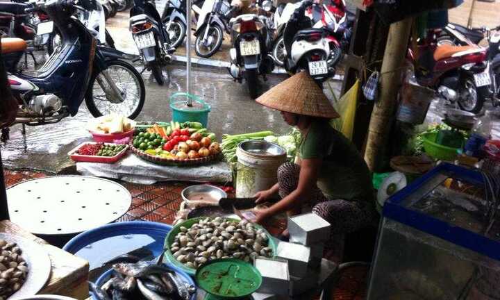 Nắng mưa thất thường, giá thực phẩm tăng mạnh