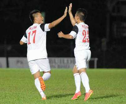 Em họ Văn Quyến thăng hoa, U19 Việt Nam gặp U21 Thái Lan ở bán kết