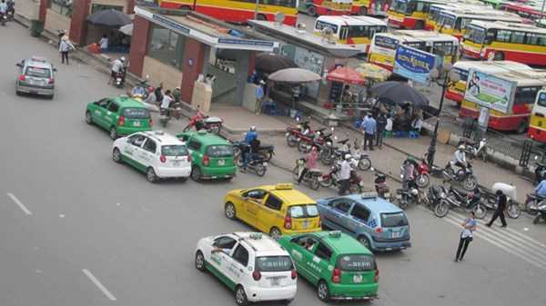 Chấn chỉnh taxi: Siết để quản hay thêm 'giấy phép con'?