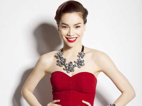 Mr Đàm tiếp sức sinh viên đến trường